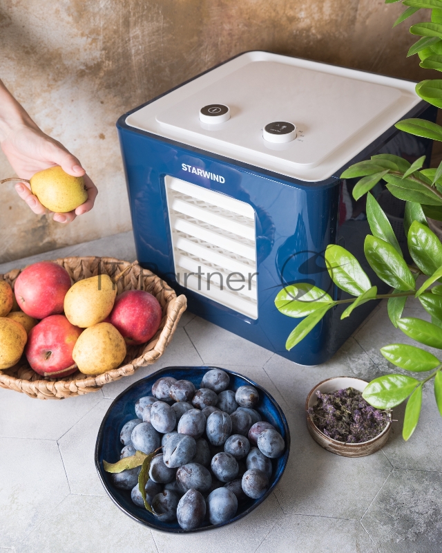 Сушка для фруктов и овощей Starwind SFD6431 6под. 400Вт синий