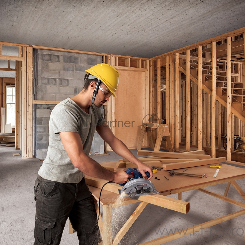 Циркулярная пила BOSCH GKS 140 06016B3020