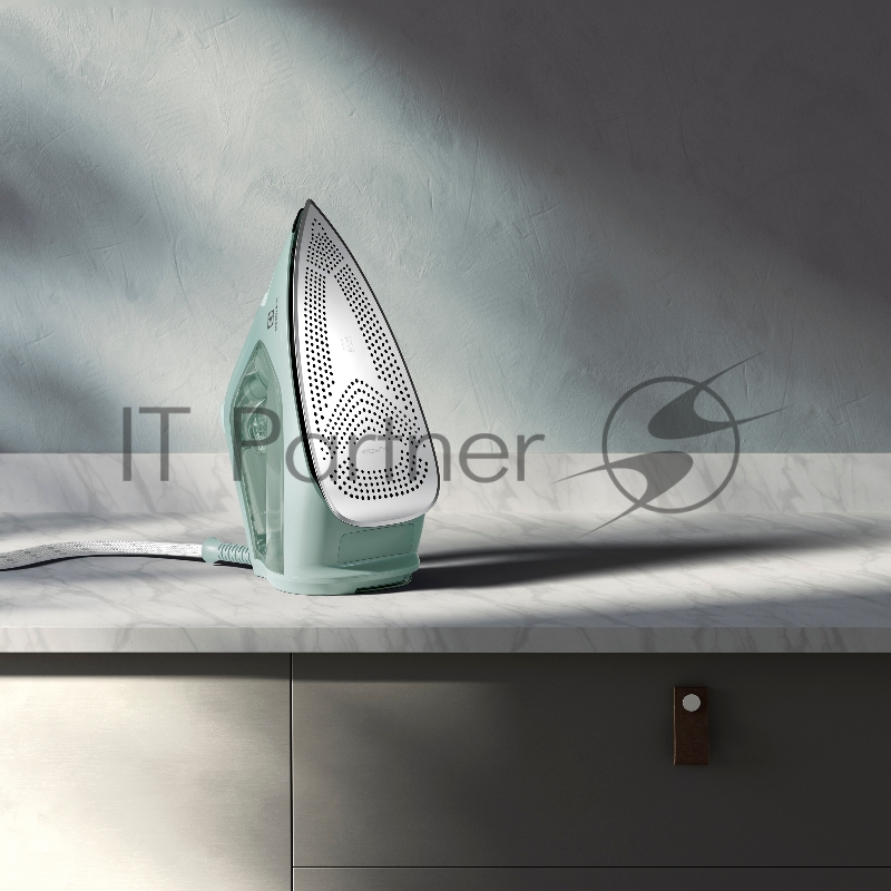 Утюг Electrolux E7SI1-6LG, Цвет -Зеленый, Материал подошвы SKI500, мощность - 2300 Вт, 3-полосное автоматическое отключение Saftey, паровой удар 220 г ,Постоянная подача пара 0-35 г / мин, регулируемый пар, бак для воды 370 мл, индикатор горячей под