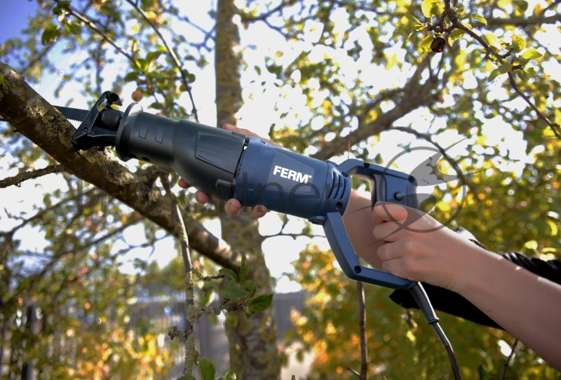 Сабельная пила FERM RSM1019, 20мм, 710 Вт, 0-2800 об.мин, коробка