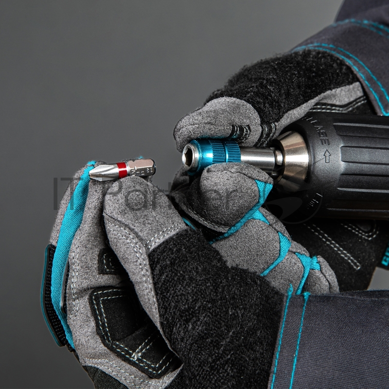 Набор бит GROSS , магнитный адаптер,сталь S2,пластиковый кейс,32 предм.// 11363