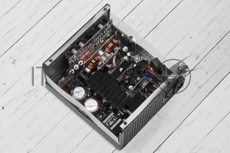 Блок питания Corsair ATX 850W RM850X 80+ gold 24+2x(4+4) pin APFC 135mm fan 10xSATA Cab Manag RTL