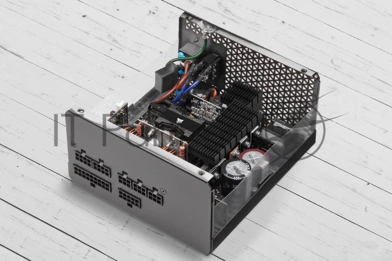 Блок питания Corsair ATX 850W RM850X 80+ gold 24+2x(4+4) pin APFC 135mm fan 10xSATA Cab Manag RTL