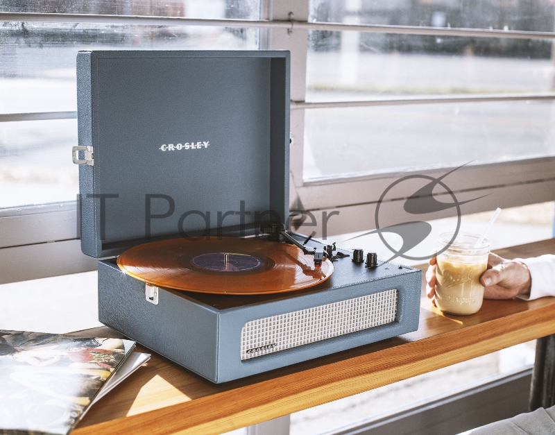 Проигрыватель винила Crosley Cruiser Plus частично автоматический синий