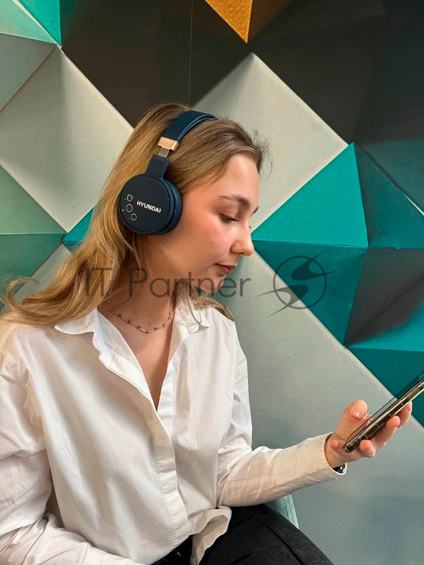 Гарнитура накладные Hyundai H-HP300BL синий беспроводные bluetooth оголовье