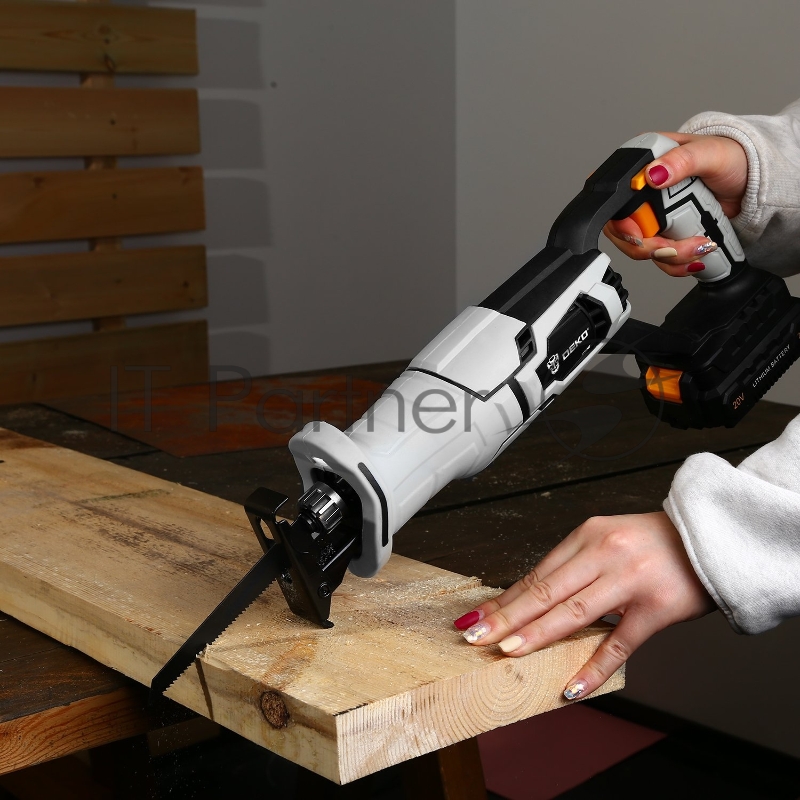 Сабельная пила Deko DKRS20 аккум. 3000ход/мин