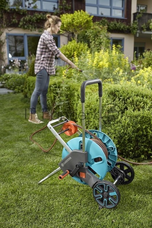 Тележка для шланга Gardena CleverRoll M Easy голубой/серый шланг в компл. 30м (18517-28.000.00)