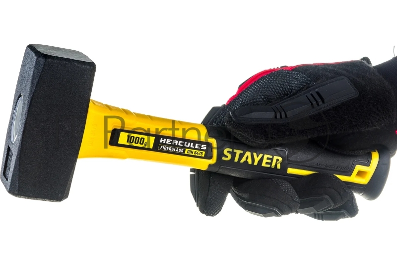 Кувалда с фиберглассовой рукояткой STAYER Hercules 1 кг