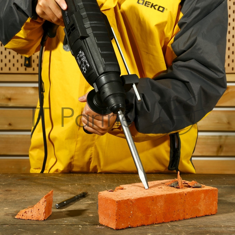 Перфоратор Deko DKH950W патрон:SDS-plus уд.:3.2Дж 1050Вт (кейс в комплекте)
