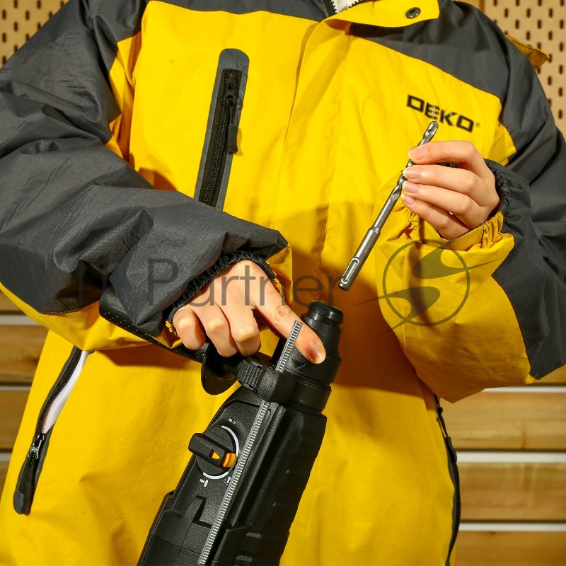 Перфоратор Deko DKH950W патрон:SDS-plus уд.:3.2Дж 1050Вт (кейс в комплекте)