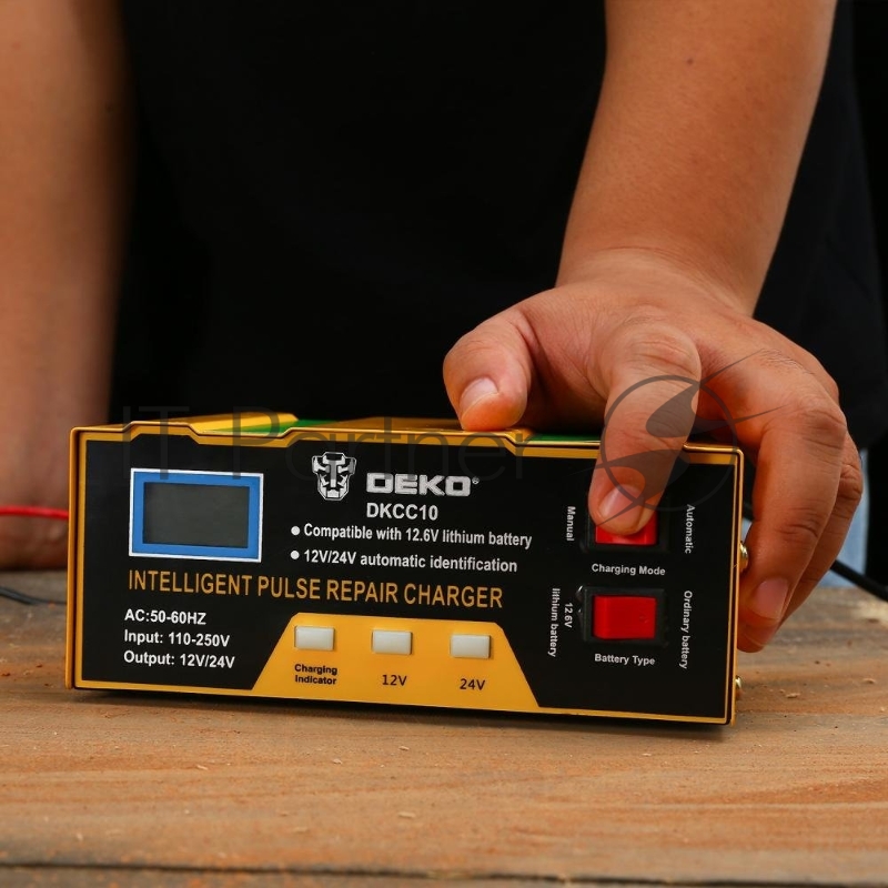 Зарядное устройство Deko DKCC10 (051-8053)