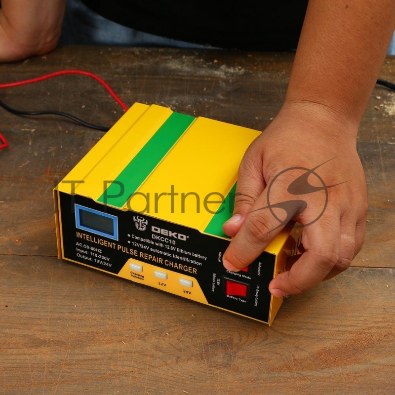 Зарядное устройство Deko DKCC10 (051-8053)