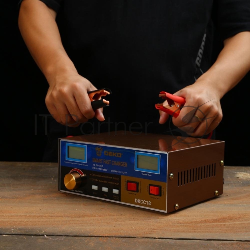 Зарядное устройство Deko DKCC18 (051-8054)