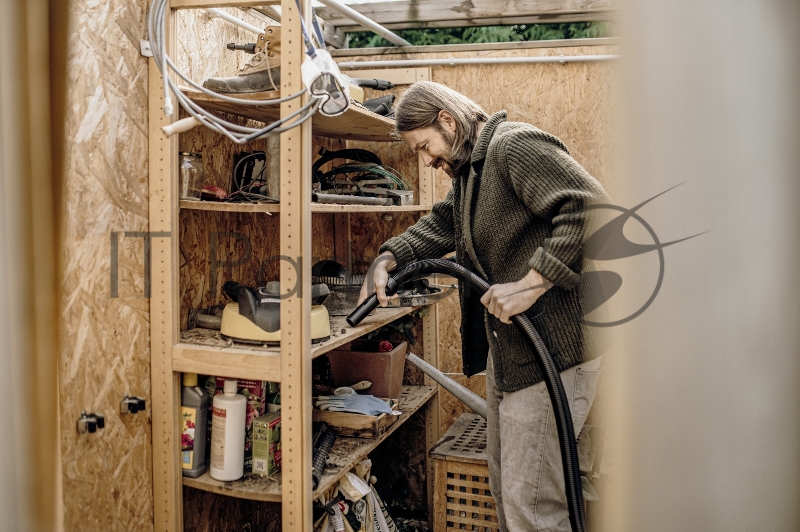 Строительный пылесос Karcher WD 2 Plus V-12/4/18 1000Вт (уборка: сухая/сбор воды) желтый