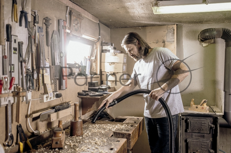 Строительный пылесос Karcher WD 4 V-20/5/22 1000Вт (уборка: сухая/сбор воды) желтый