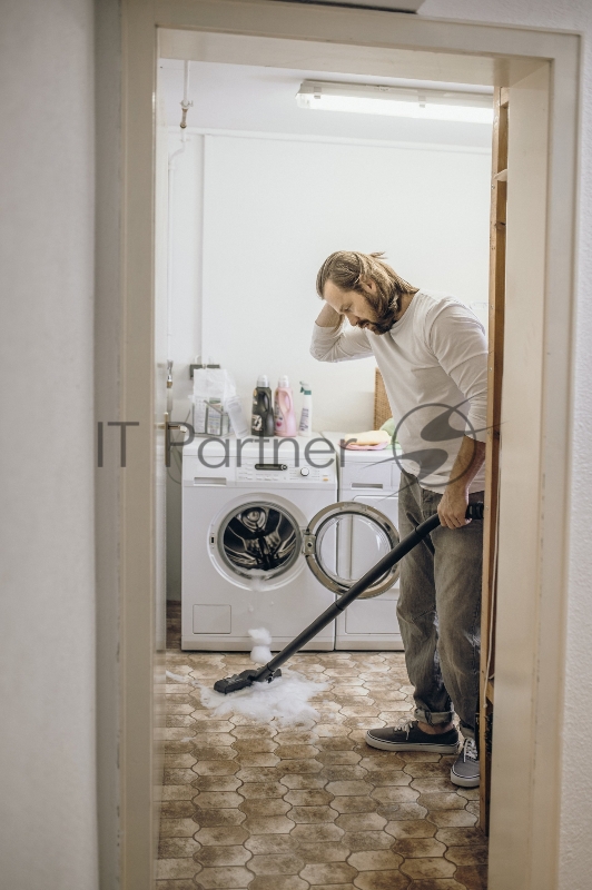 Строительный пылесос Karcher WD 5 S V-25/5/22 1100Вт (уборка: сухая/сбор воды) желтый