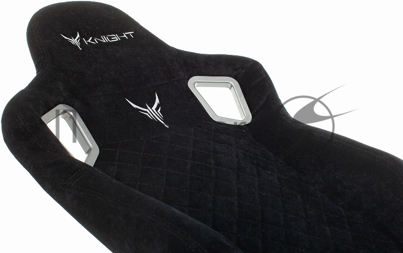 Кресло игровое Knight Outrider черный Light-20 с подголов. крестовина металл