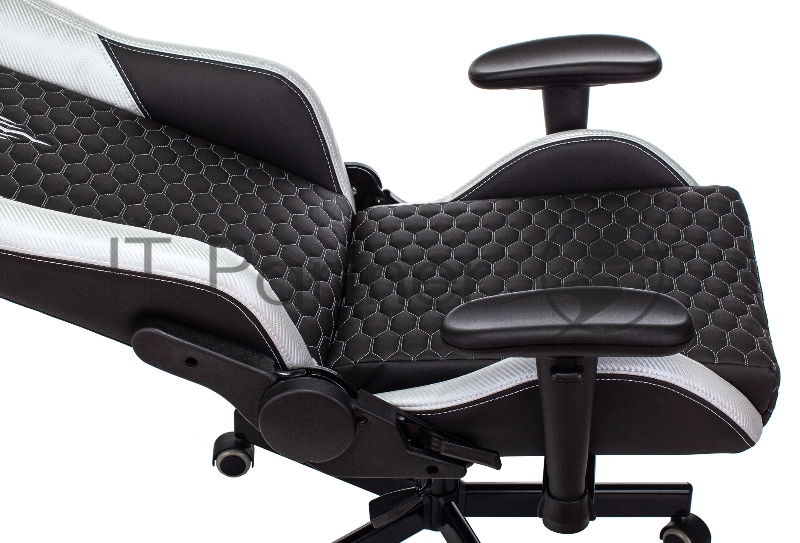 Кресло игровое Knight Neon черный/серебряный соты эко.кожа с подголов. крестовина металл