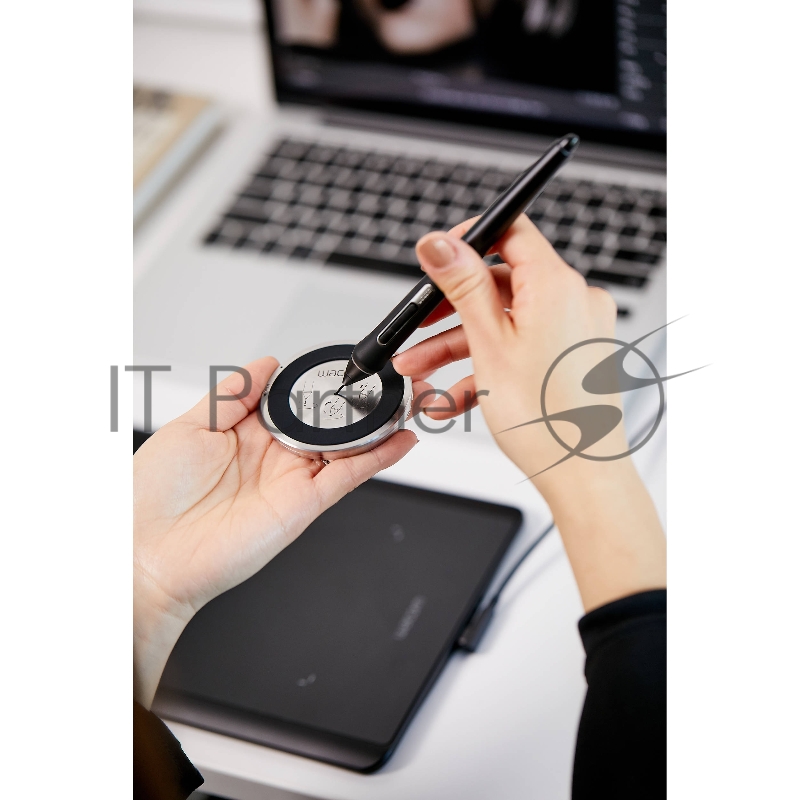 Графический планшет Wacom Intuos Pro S (EN DE RU SV PL)