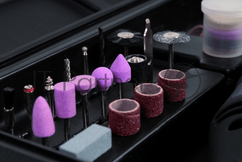 Реноватор комбитиул FERM CTM1010, 3000-20000 об.мин., 160W., кейс