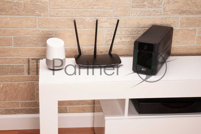 Источник бесперебойного питания APC Easy-UPS BVX900LI-GR 480Вт 900ВА черный