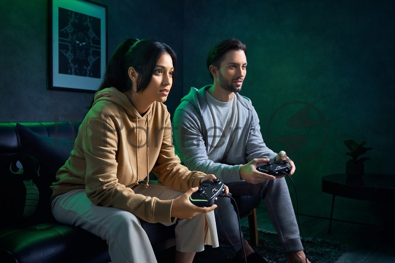 Игровой контроллер Razer Wolverine V2 Chroma - Wired Gaming Controller for Xbox Series X