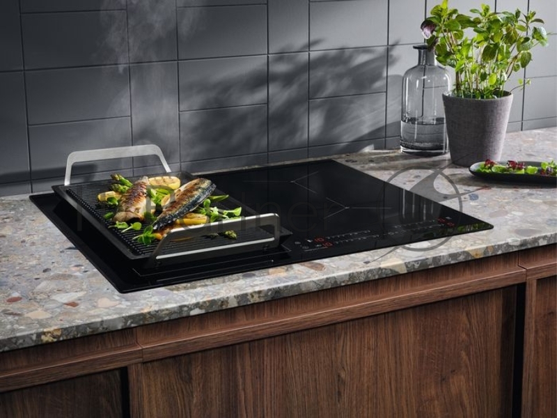 Встраиваемая варочная панель ELECTROLUX Встраиваемая варочная панель ELECTROLUX/ индукционная варочная поверхность, цвет: Черный, индивидуальный слайдер для каждой зоны нагрева, 3-хступенчатая индикация остаточного тепла,акустический сигнал (вкл/выкл