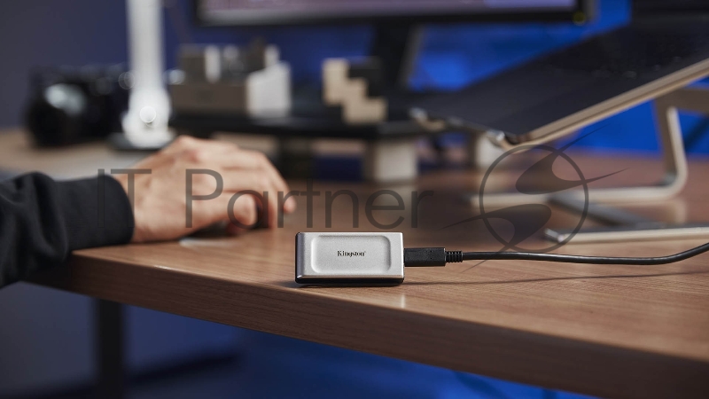 Портативный твердотельный накопитель Kingston 500GB Portable SSD XS2000