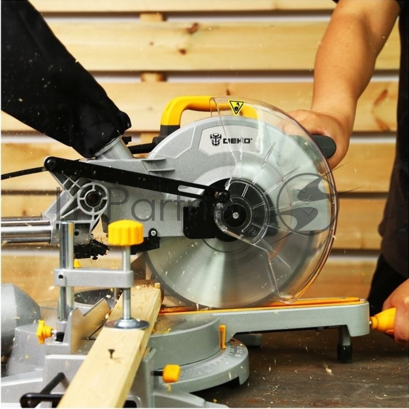 Торцовочная пила Deko DKMS2200-255 Laser 2200Вт 4500об/мин d=255мм