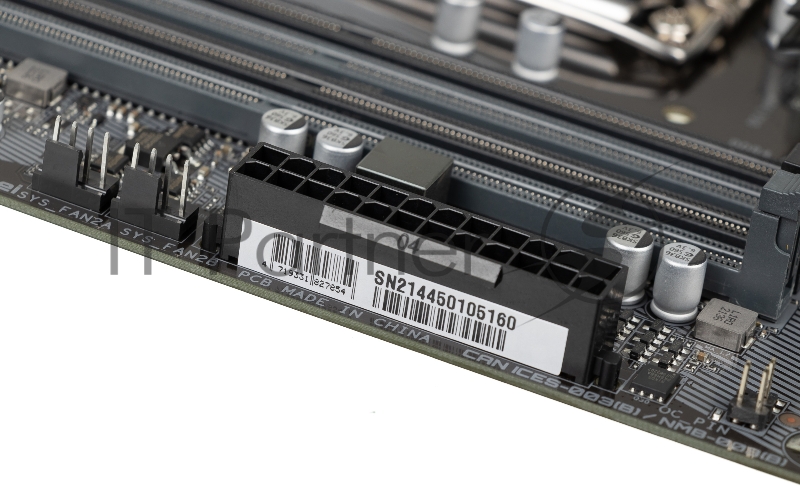 Материнская плата Gigabyte Z690 UD DDR4, Socket 1700, Intel Z690, 4xDDR4-3200, HDMI+DP, 3xPCI-Ex16, 2xPCI-Ex1, 6xSATA3(RAID 0/1/5/10), 3xM.2, 8Ch Audio, 2,5GbLan, (4+4)xUSB2.0, (5+2)xUSB3.2, (1+1)xUSB3.2 Type-C, 1xPS/2, ATX, RTL
