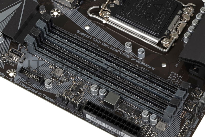 Материнская плата Gigabyte Z690 UD DDR4, Socket 1700, Intel Z690, 4xDDR4-3200, HDMI+DP, 3xPCI-Ex16, 2xPCI-Ex1, 6xSATA3(RAID 0/1/5/10), 3xM.2, 8Ch Audio, 2,5GbLan, (4+4)xUSB2.0, (5+2)xUSB3.2, (1+1)xUSB3.2 Type-C, 1xPS/2, ATX, RTL