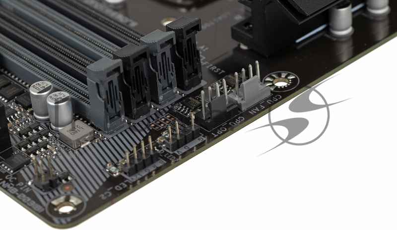 Материнская плата Gigabyte Z690 UD DDR4, Socket 1700, Intel Z690, 4xDDR4-3200, HDMI+DP, 3xPCI-Ex16, 2xPCI-Ex1, 6xSATA3(RAID 0/1/5/10), 3xM.2, 8Ch Audio, 2,5GbLan, (4+4)xUSB2.0, (5+2)xUSB3.2, (1+1)xUSB3.2 Type-C, 1xPS/2, ATX, RTL