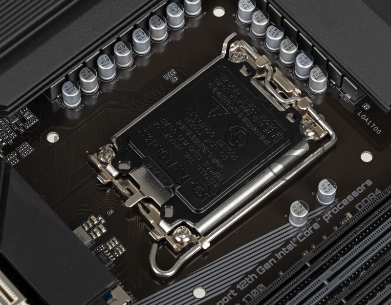 Материнская плата Gigabyte Z690 UD DDR4, Socket 1700, Intel Z690, 4xDDR4-3200, HDMI+DP, 3xPCI-Ex16, 2xPCI-Ex1, 6xSATA3(RAID 0/1/5/10), 3xM.2, 8Ch Audio, 2,5GbLan, (4+4)xUSB2.0, (5+2)xUSB3.2, (1+1)xUSB3.2 Type-C, 1xPS/2, ATX, RTL