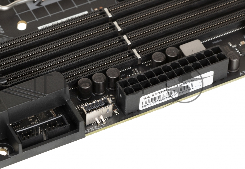 Материнская плата Asus ROG STRIX Z690-F GAMING WIFI Soc-1700 Intel Z690 4xDDR5 ATX AC`97 8ch(7.1) 2.5Gg RAID+HDMI+DP