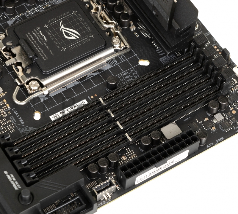 Материнская плата Asus ROG STRIX Z690-F GAMING WIFI Soc-1700 Intel Z690 4xDDR5 ATX AC`97 8ch(7.1) 2.5Gg RAID+HDMI+DP