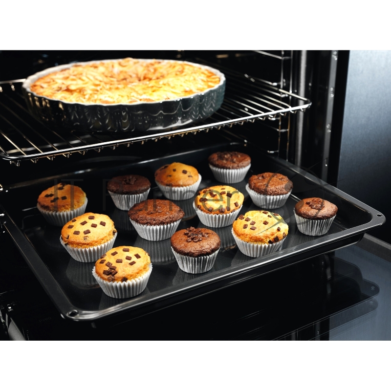 Электрический духовой шкаф Electrolux с кольцевым нагревательным элементом SurroundCook, основной цвет - нержавеющая сталь c Anti Finger Print, утапливаемые переключатели, таймер отключения, отложенный старт, будильник, хромированные направляющие из