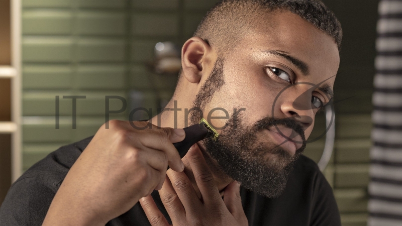 Триммер Philips OneBlade QP6530/16 черный/салатовый 5.4Вт (насадок в компл:2шт)