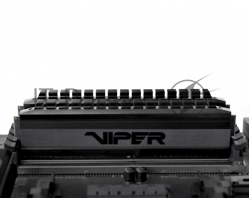 Модуль памяти DDR 4 DIMM 16Gb (8GBx2) PC35200, 4400Mhz, PATRIOT BLACKOUT (PVB416G440C8K) (retail)