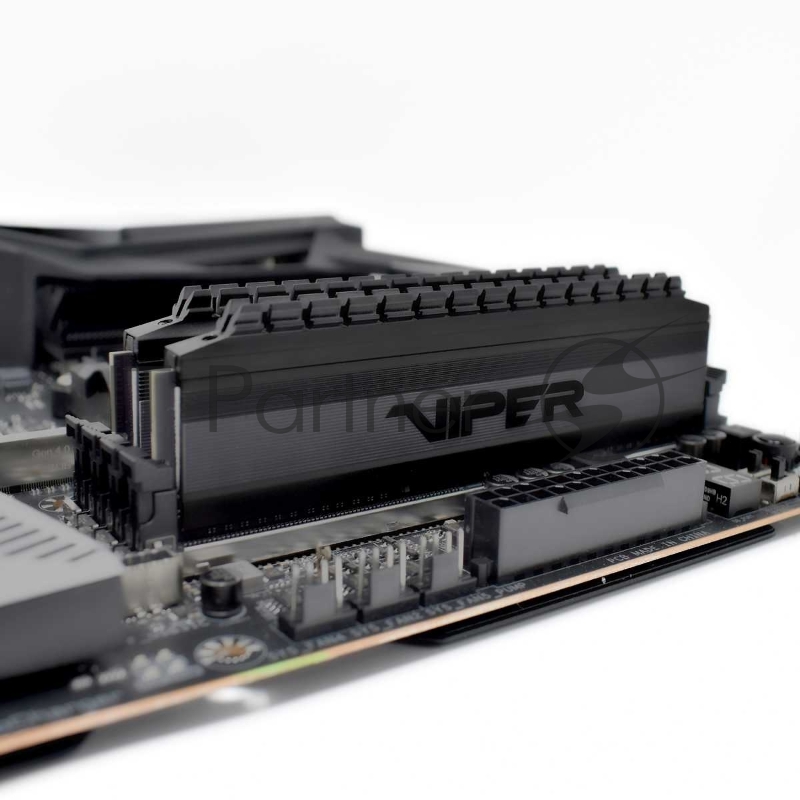 Модуль памяти DDR 4 DIMM 16Gb (8GBx2) PC35200, 4400Mhz, PATRIOT BLACKOUT (PVB416G440C8K) (retail)