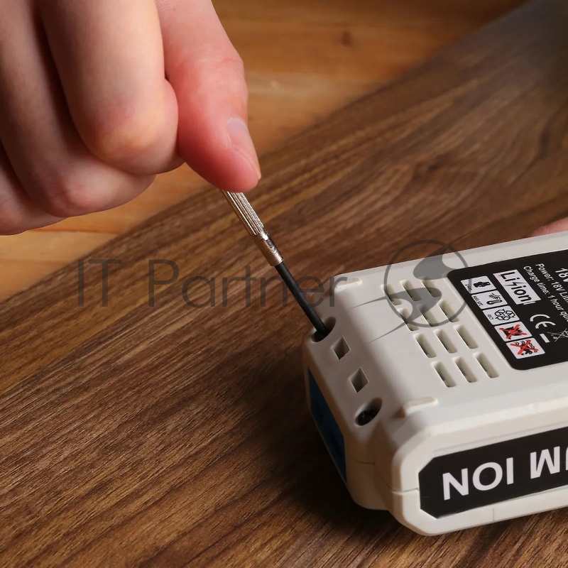 Набор инструментов Deko DKMT142 142 предмета (жесткий кейс)