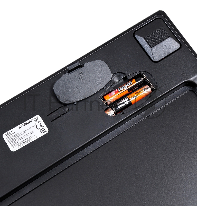 Весы напольные электронные Hyundai H-BS03327 макс.180кг черный