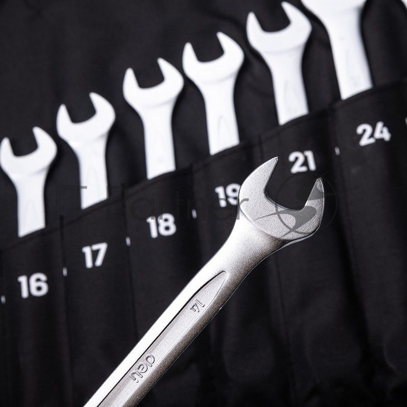 Набор комбинированных гаечных ключей 14 шт Deli DL130014B Спецификация: 10 мм, 11 мм, 12 мм, 13 мм, 14 мм, 16 мм, 17 мм, 18 мм, 19 мм, 21 мм, 24 мм, 27 мм, 30 мм, 32 мм. Матовая хромированная поверхность. Тканевая упаковка.