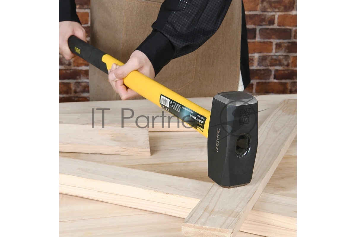 Кувалда Deli DL447030 3000 гр Фибергласовая рукоять.