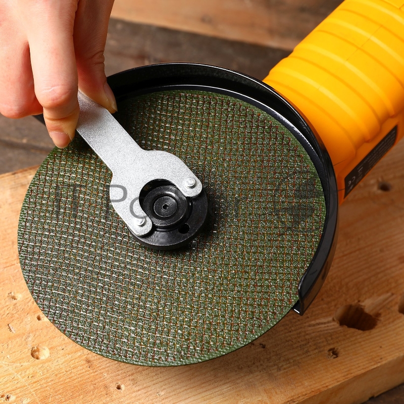 Углошлифовальная машина Deko DKAG1500-150 1500Вт 11000об/мин рез.шпин.:M14 d=150мм