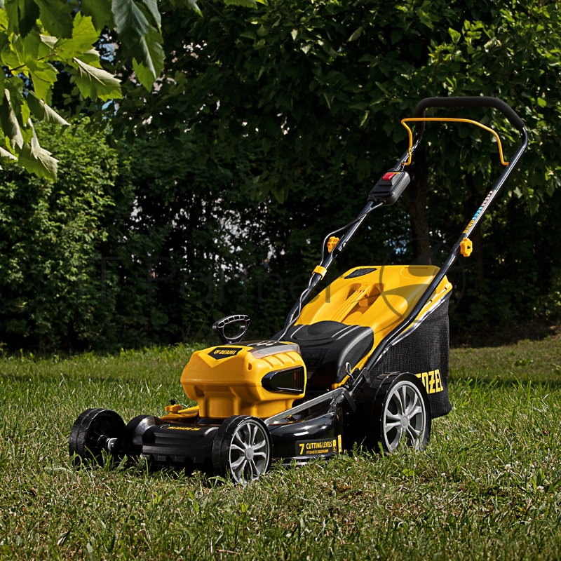 Газонокосилка аккумуляторная бесщет. RLM450-36, Li-ion, 36 В, 4 Ач, 450 мм, травосб. 40 л.// Denzel