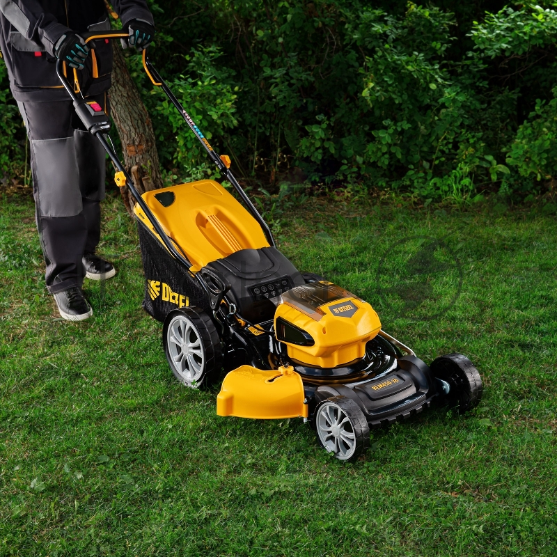Газонокосилка аккумуляторная бесщет. RLM450-36, Li-ion, 36 В, 4 Ач, 450 мм, травосб. 40 л.// Denzel