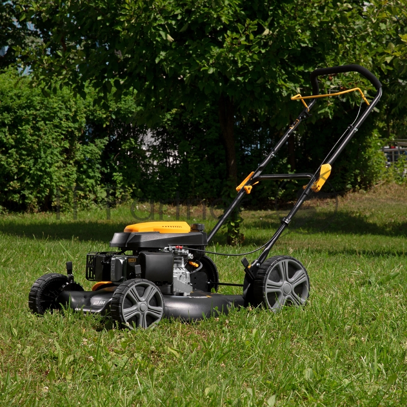 Газонокосилка бензиновая GLD-560, 196 см3,шир 56 см// Denzel