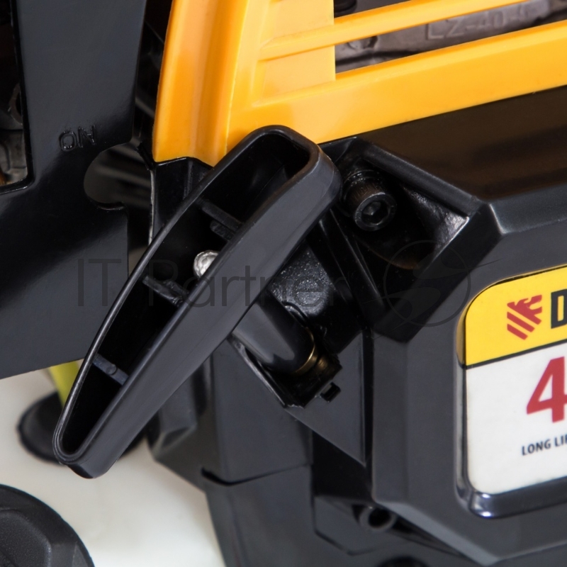 Триммер бензиновый DR-43, 43 см3, неразъемная штанга, состоит из 2 частей// Denzel