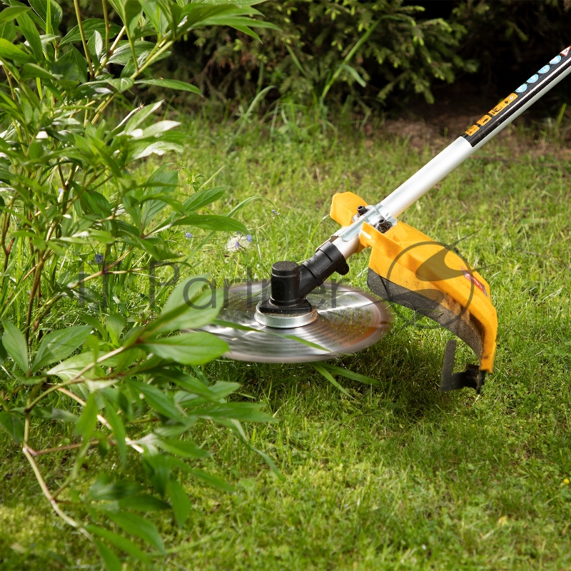 Триммер бензиновый DTL-43, 43 см3, неразъемная штанга, состоит из 2 частей// Denzel