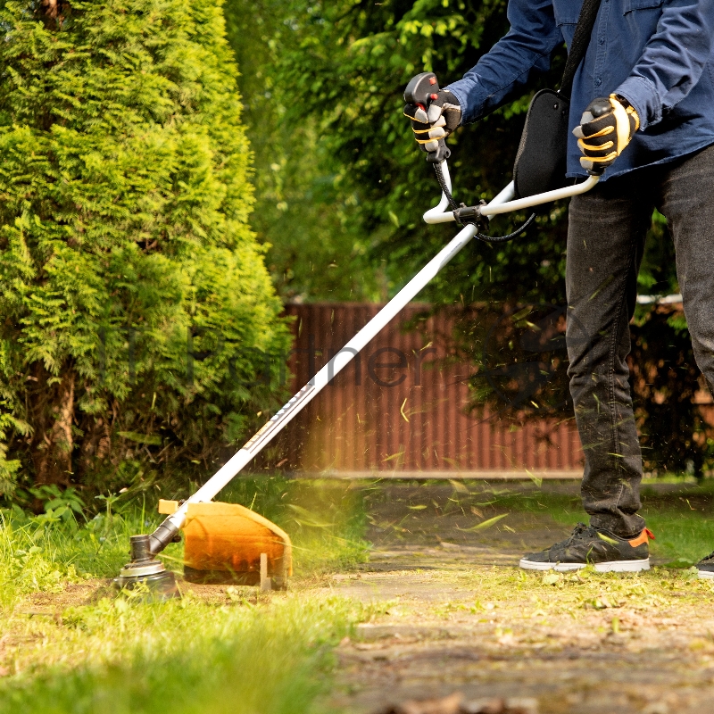 Триммер бензиновый DTL-43, 43 см3, неразъемная штанга, состоит из 2 частей// Denzel